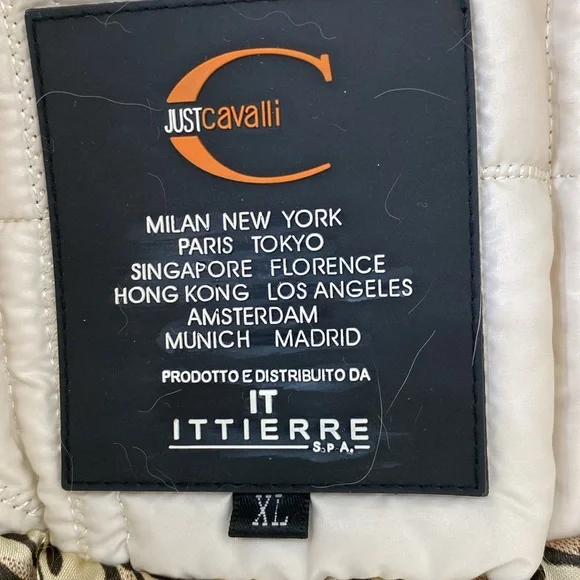 Just Cavalli quilted coat, off white, marked XL, but it’s a Medium - Picture 6 of 8